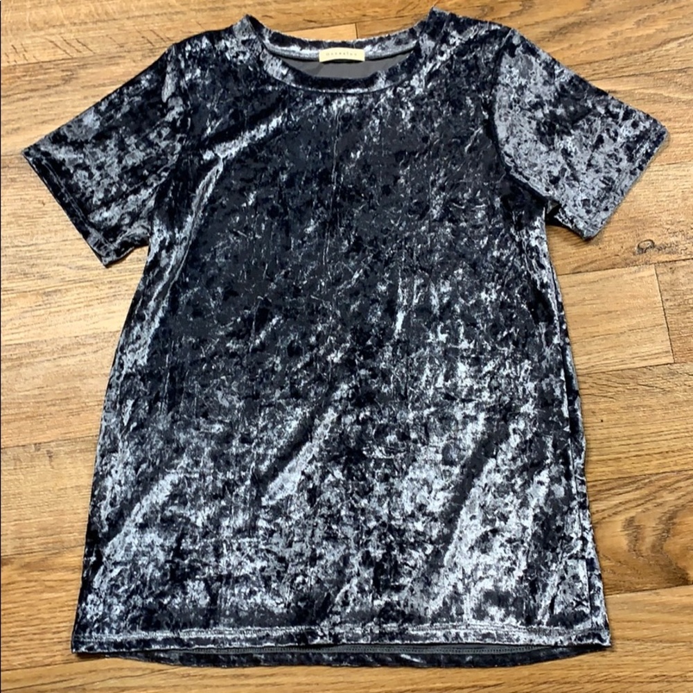 Shiny blue tee